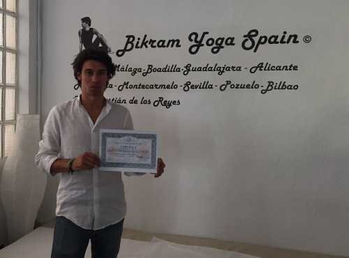 Profesor Bikram Yoga, Jonathan Martín