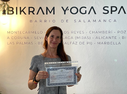 Profesor Bikram Yoga, Adriana Salgado